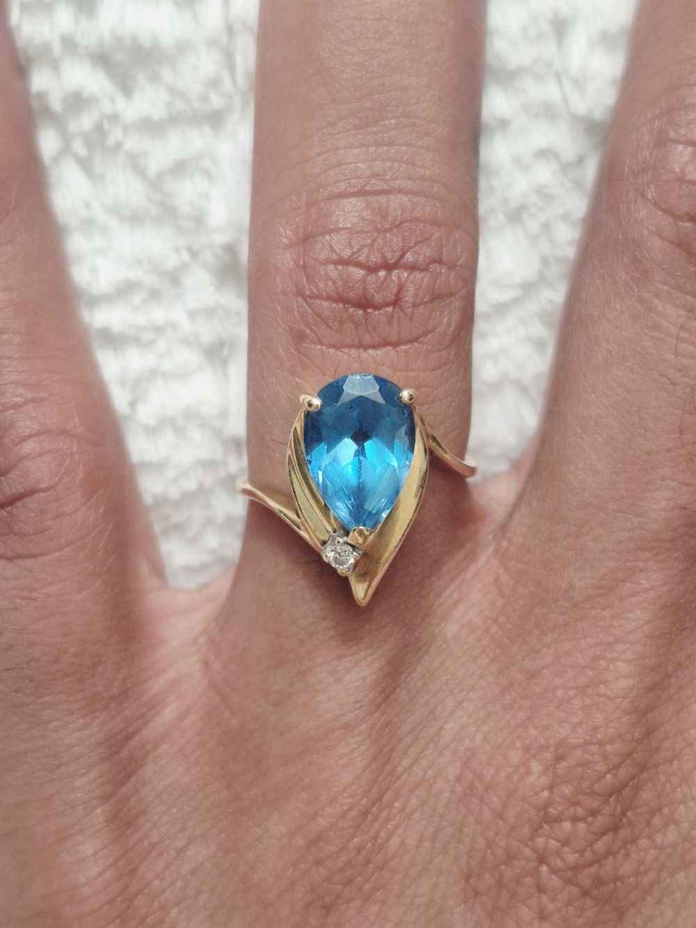 Vintage 14k Gold Blue Topaz Diamond Ring